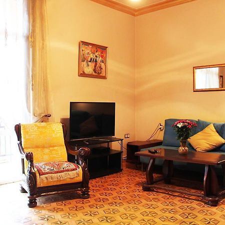 يريفان Vivid 2 Bedroom Apt. المظهر الخارجي الصورة